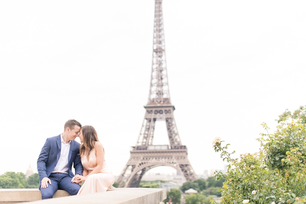 Paris-Eiffel-Tower-Sunrise-Couple-128