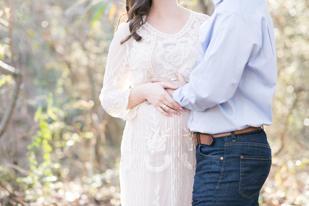 winter-lace-maternity-photos-106