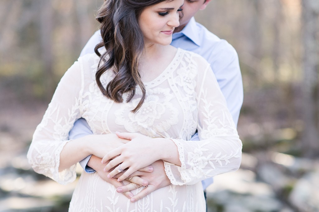 winter-lace-maternity-photos-112