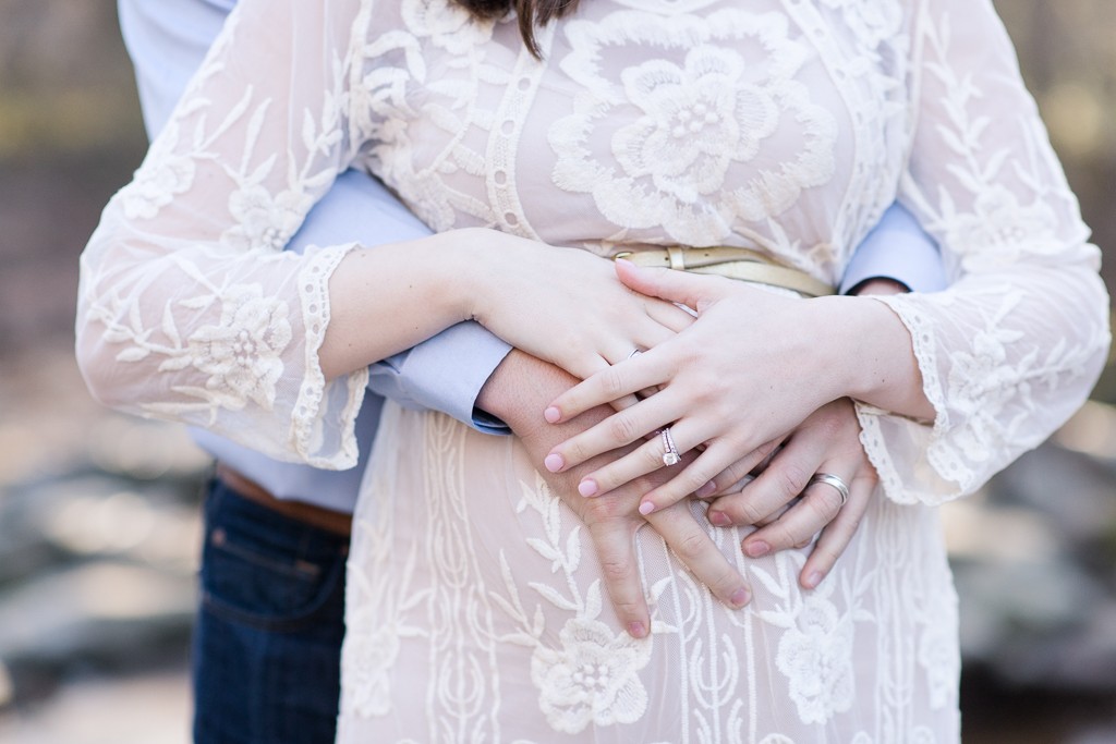 winter-lace-maternity-photos-115