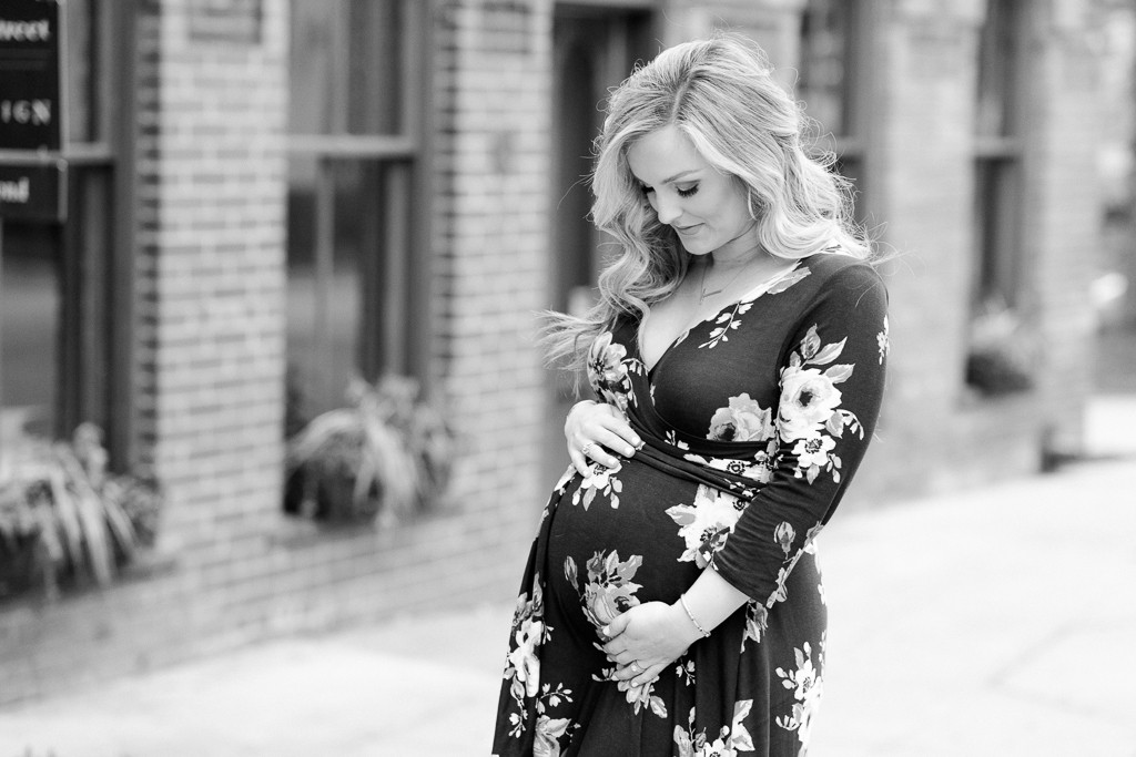downtown-Greenville-maternity-photos-110